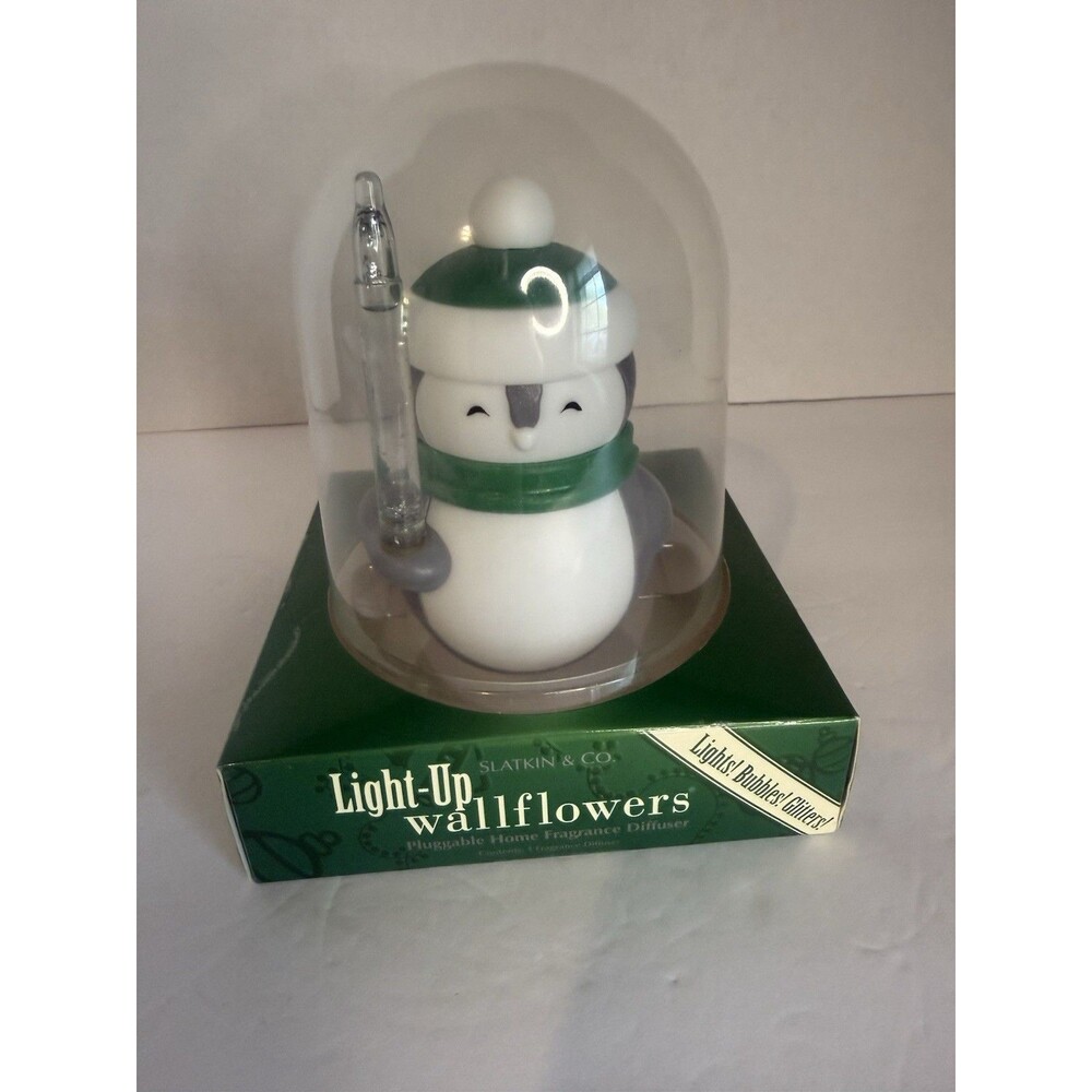 Slatkin & Co. Light-Up Plug-in Diffuser Holiday Christmas Green White Penguin